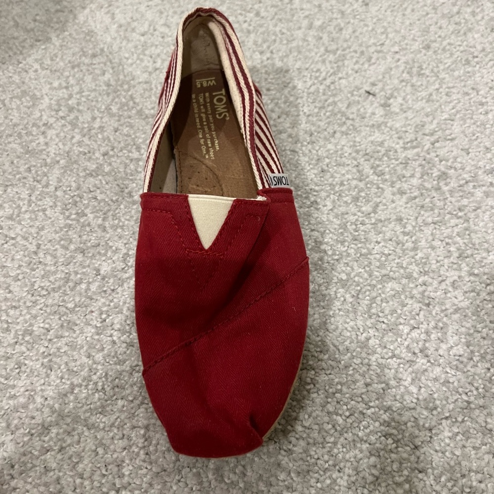 Toms espadrilles red size 8,5 good condition